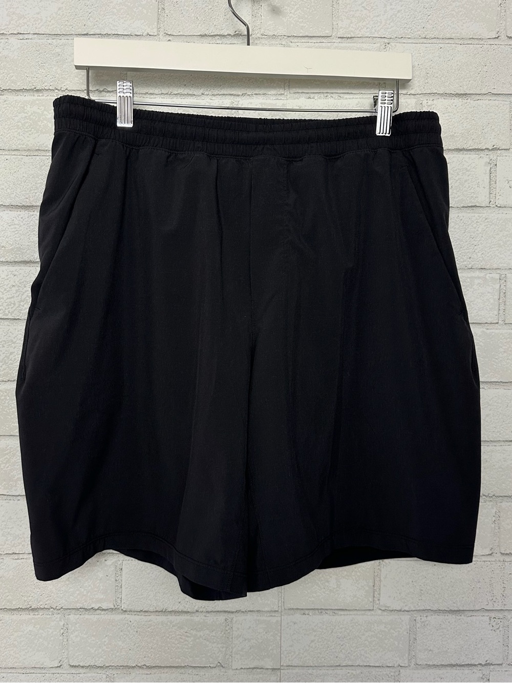 Lululemon Athletica Black Men's Elastic-Waist Athletic Shorts size XL